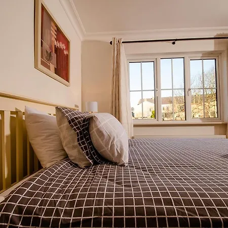 Bradog House - Beautiful 4 Bedroom House In