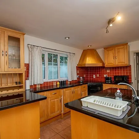Bradog House - Beautiful 4 Bedroom House In Casa de Férias *