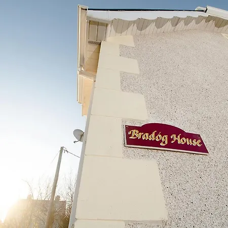 Nyaraló Bradog House - Beautiful 4 Bedroom House In *