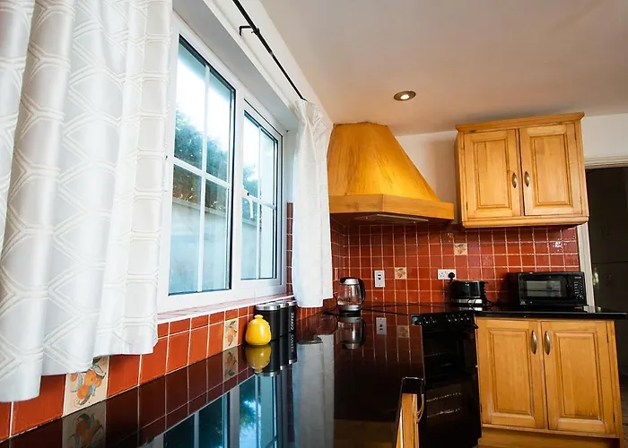 Bradog House - Beautiful 4 Bedroom House In Сasa de vacaciones *