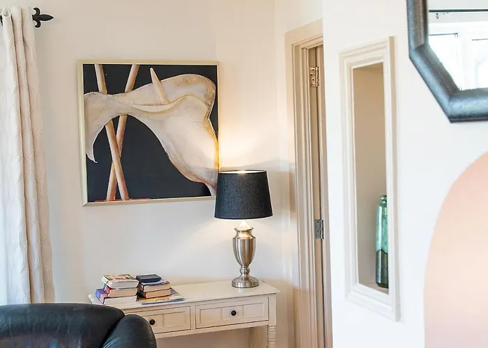 Сasa de vacaciones Bradog House - Beautiful 4 Bedroom House In