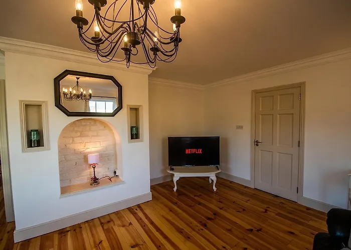 Сasa de vacaciones Bradog House - Beautiful 4 Bedroom House In