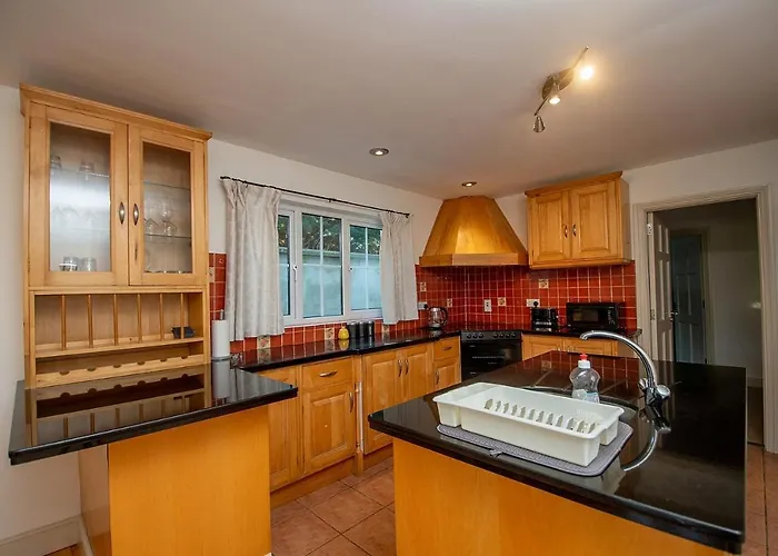 Bradog House - Beautiful 4 Bedroom House In Сasa de vacaciones *