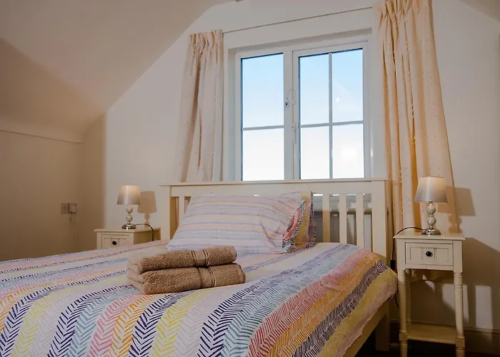 Сasa de vacaciones Bradog House - Beautiful 4 Bedroom House In *